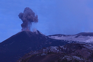 Vulcano Etna 1. April 2012 by Martin Rietze