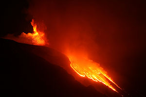 Vulcano Etna 1. April 2012 by Richard Roscoe