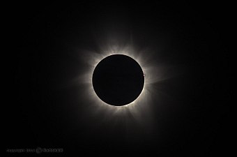 Total solar eclipse, Australia Cairns 2012, by A. Heidl