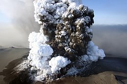 Eruption Eyjafjalla Volcano, Islan2010, by Thorsten Boeckel